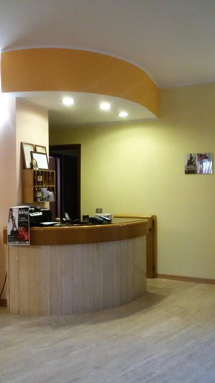 Cerruti Hotel Vercelli Esterno foto