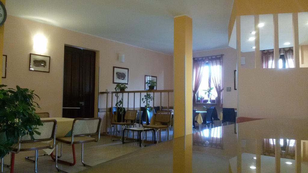 Cerruti Hotel Vercelli Esterno foto