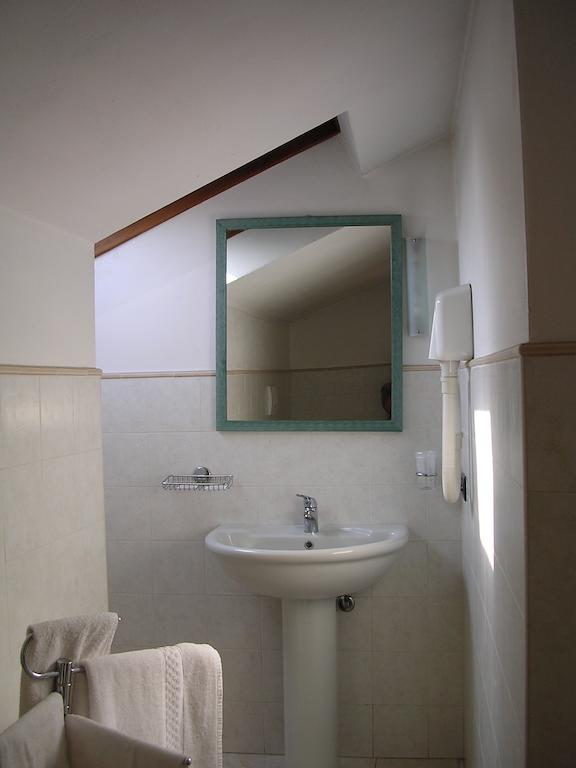 Cerruti Hotel Vercelli Camera foto