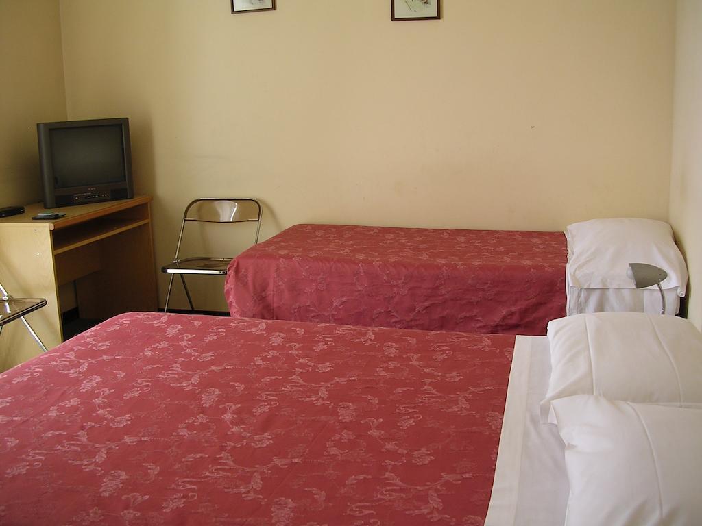 Cerruti Hotel Vercelli Camera foto
